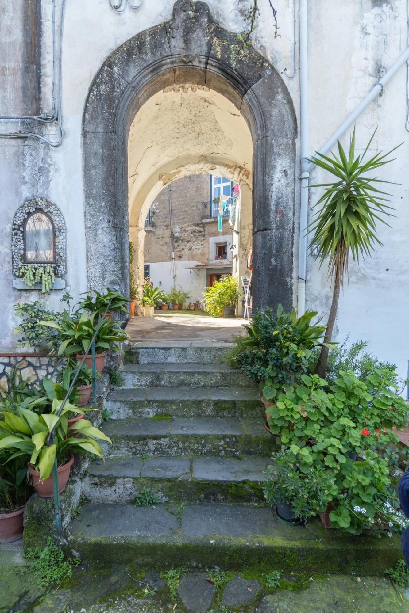 ヴィーコ・エクエンセ La Casa Nel Cortile Bed & Breakfast エクステリア 写真
